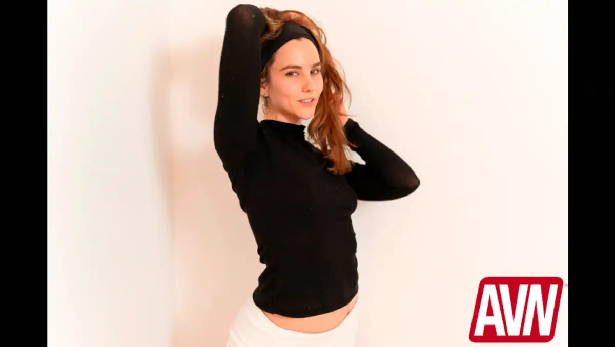 Ophelia Fae Debuts in Adult Industry, Featured in AVN Magazine