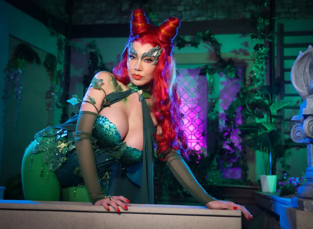 Little Puck Debuts as Black Label Beauty in "Insatiable Instinct"