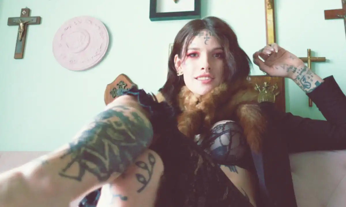 Amy Nosferatu Releases New OnlyFans Clip with Julian August