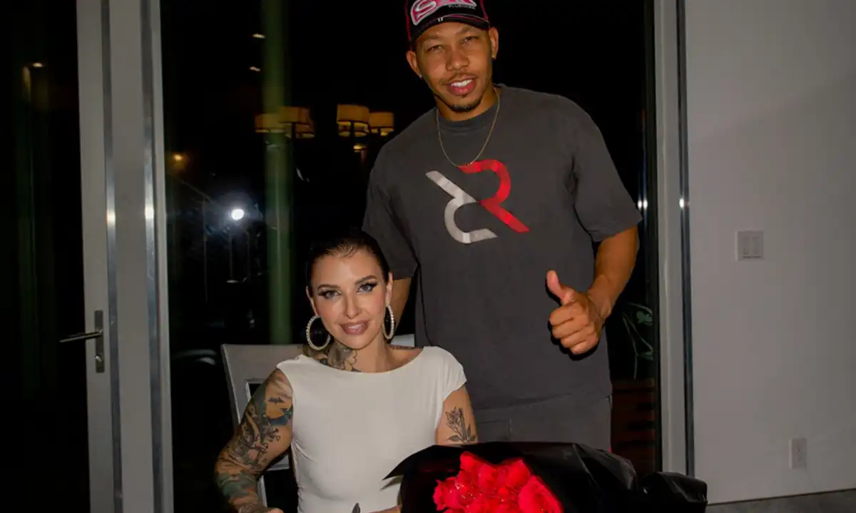 Ivy Lebelle Signs Exclusive Contract with Ricky's Room Studio