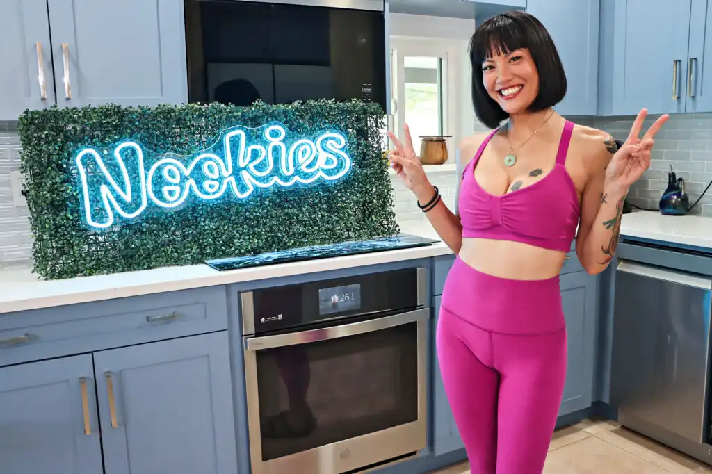 Kitty Chow Debuts on Nookies Originals: Asian MILF Scene with Leo Valentino